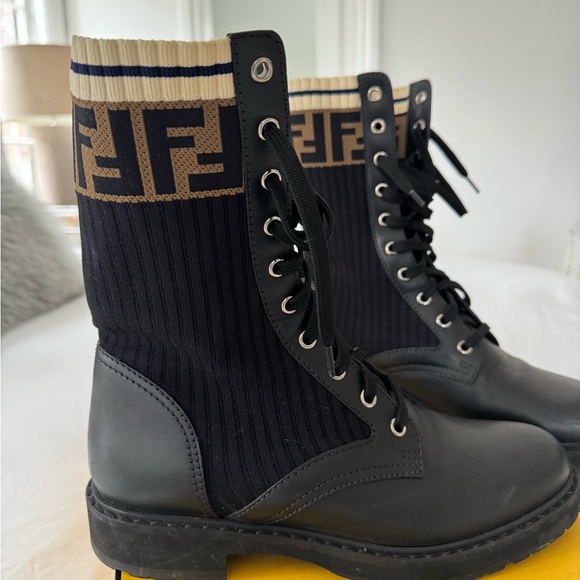 FENDI women’s boots - size 9 - Picture 2 of 3